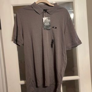 NWT Oakley shirt for men